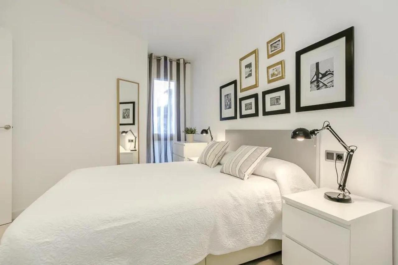 51Sam1021 - Modern Apartment Near Montjuic Barcelona Exterior photo