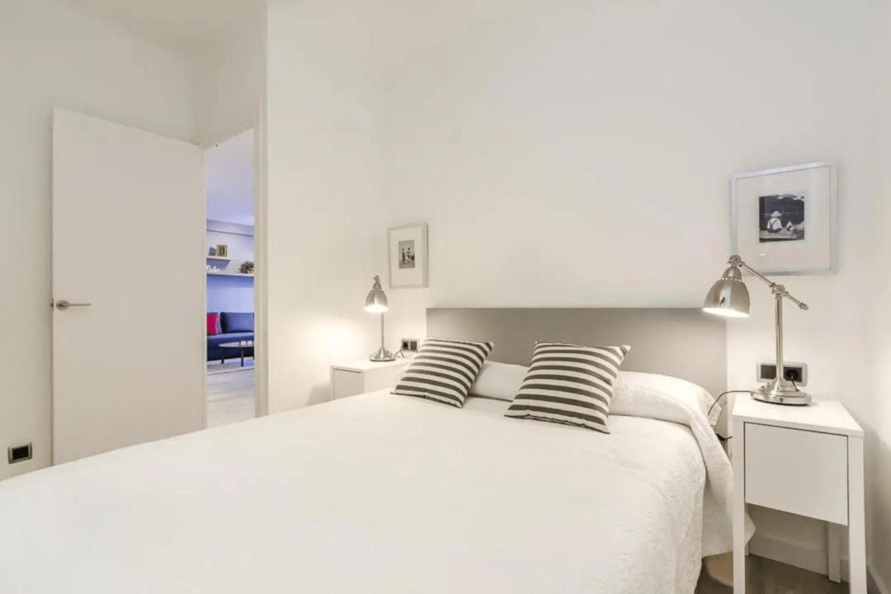 51Sam1021 - Modern Apartment Near Montjuic Barcelona Exterior photo