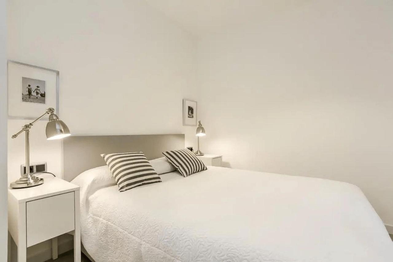 51Sam1021 - Modern Apartment Near Montjuic Barcelona Exterior photo
